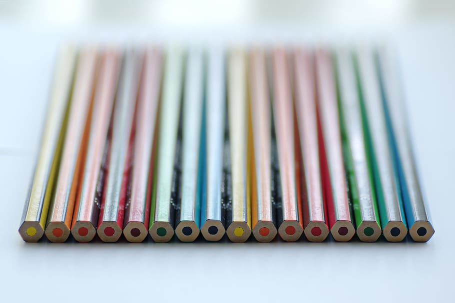 color pencil piled on white panel, row, line up, pattern, close up HD wallpaper
