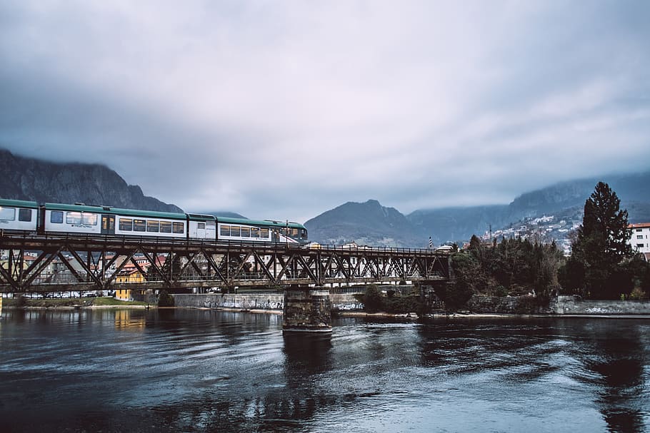 italy, province of lecco, winter, morning, fog, bridge, train, HD wallpaper