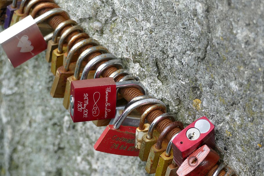 love, castle, romance, relationship, luck, safety, metal, security HD wallpaper