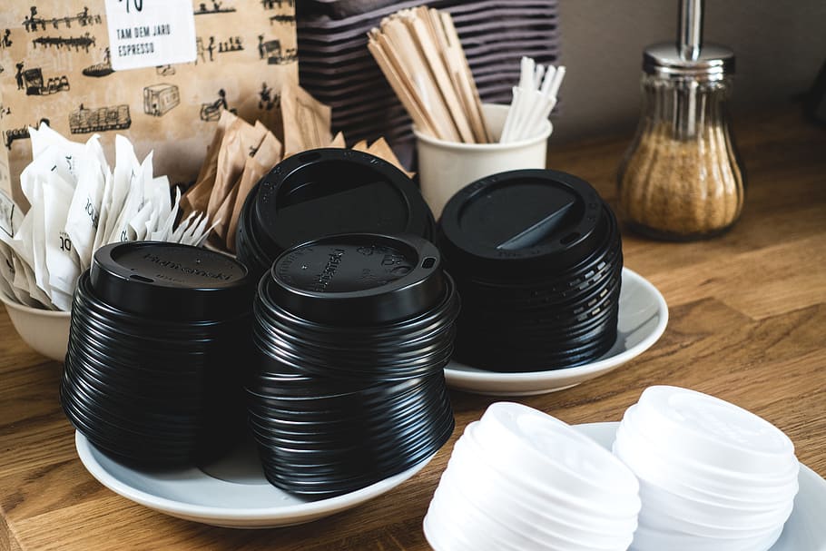 lids, stir sticks, sugar packets, cafe, coffee shop, still life HD wallpaper