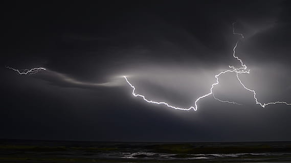 Lightning in Sky at Night, black-and-white, dark, ocean, sea HD wallpaper