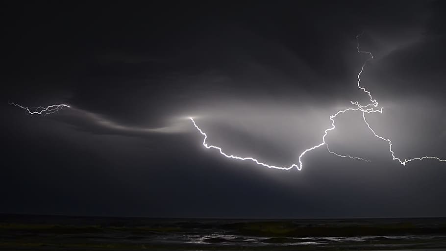 Lightning in Sky at Night, black-and-white, dark, ocean, sea HD wallpaper