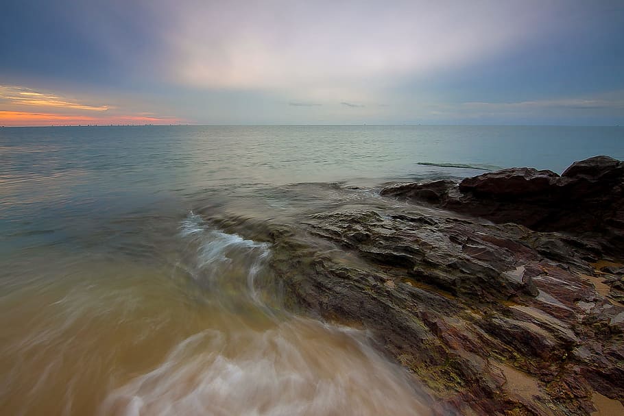 Body of Water by Land, beach, clouds, dawn, dusk, evening, horizon HD wallpaper