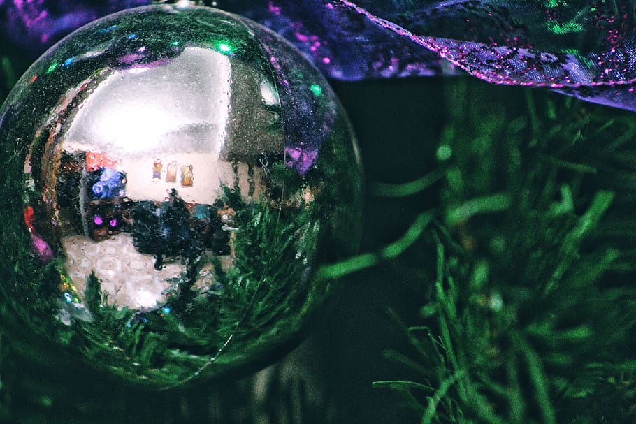sphere, christmas decoration, celebration, reflection, glass - material HD wallpaper