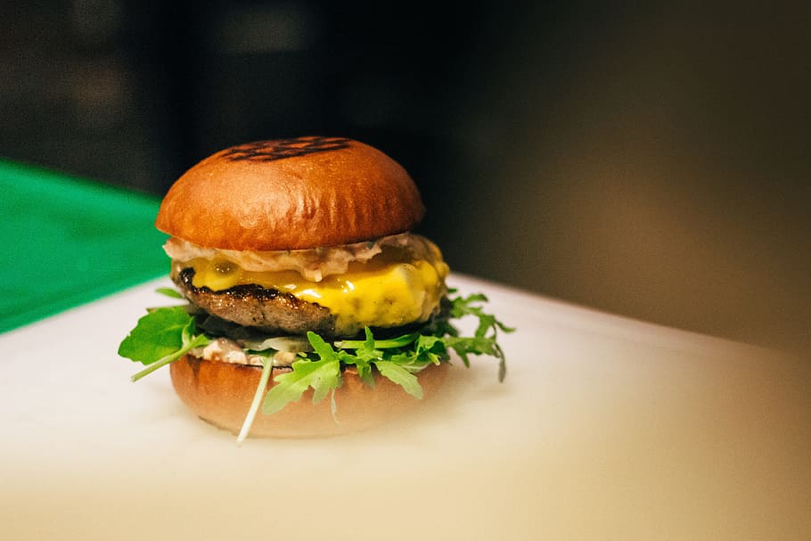 Selective Focus Photography of Burger, blur, bread, buns, cheese HD wallpaper