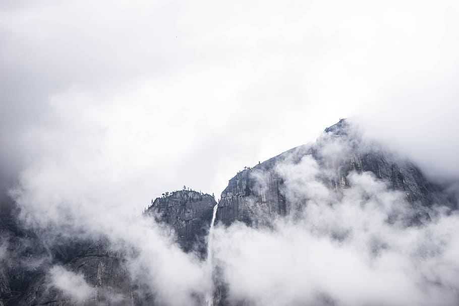 mountains, peaks, summit, above the clouds, foggy, cliffs, landscape HD wallpaper