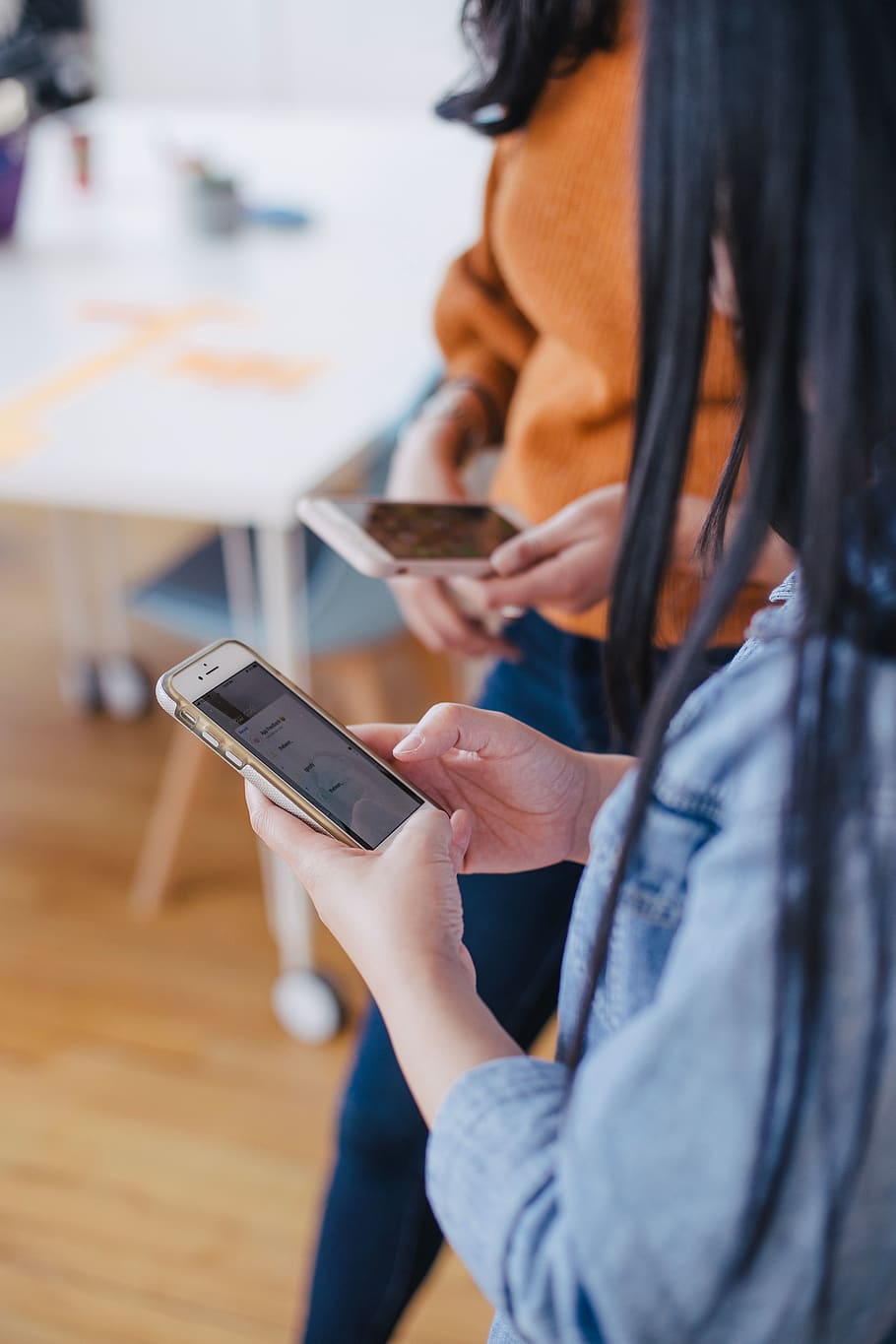 wireless technology, connection, communication, holding, real people HD wallpaper
