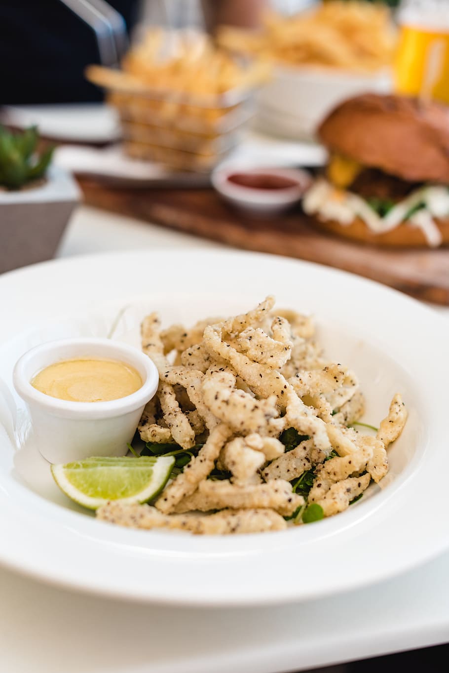 vegetable on plate, lunch, cafe, lime, squid, calamari, eating out HD wallpaper