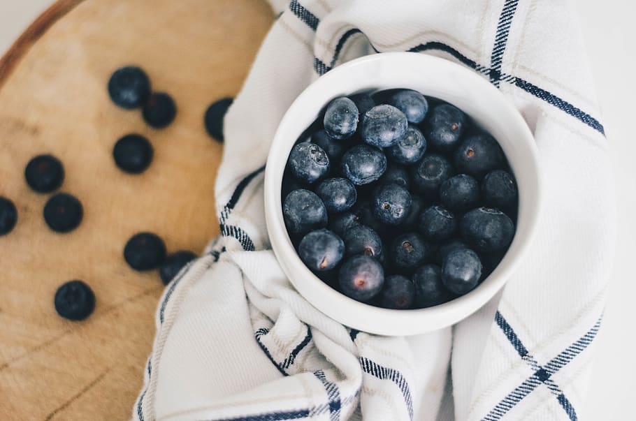 blueberries in bowl, fruit, food and drink, healthy eating, blueberry HD wallpaper