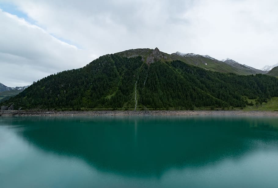lake, lakeside, reflection, hd wallpaper, green, landscape HD wallpaper