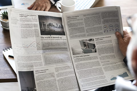 Gray Newspaper, break, businessman, data, desk, document, indoors HD wallpaper