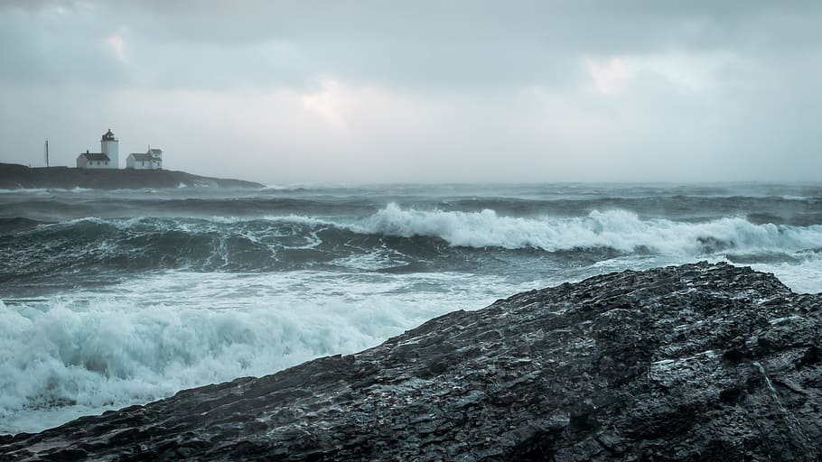 Ocean Wave Scenery, beach, clouds, daytime, fog, horizon, houses HD wallpaper