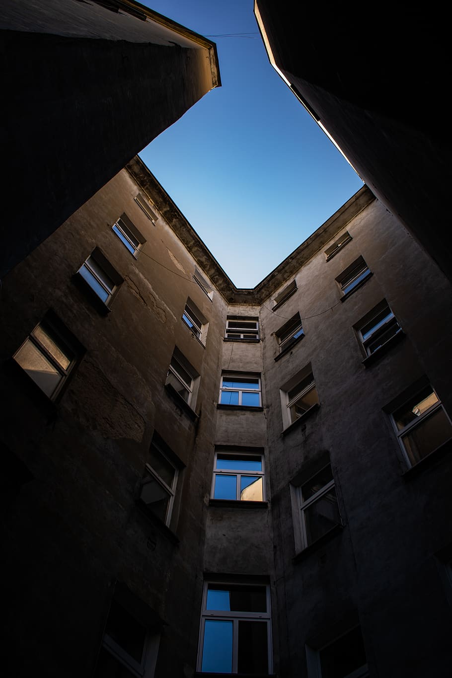 brown concrete building, built structure, architecture, low angle view HD wallpaper