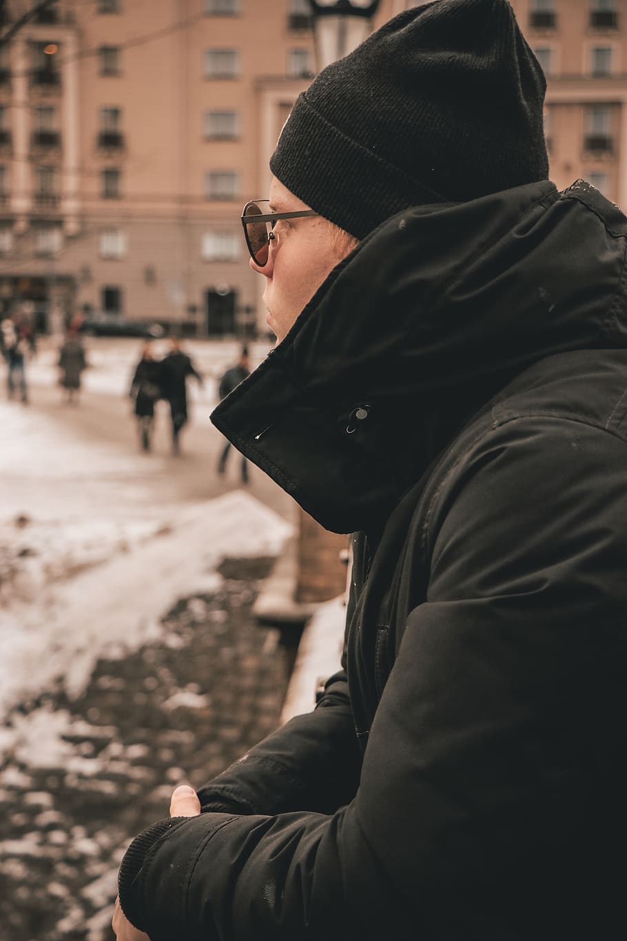 model, winter, portrait, street, fashion, urban, festivity HD wallpaper