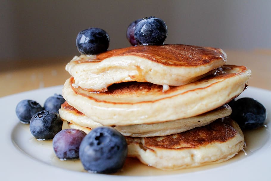 maple syrup, pancakes, food, food and drink, fruit, berry fruit HD wallpaper