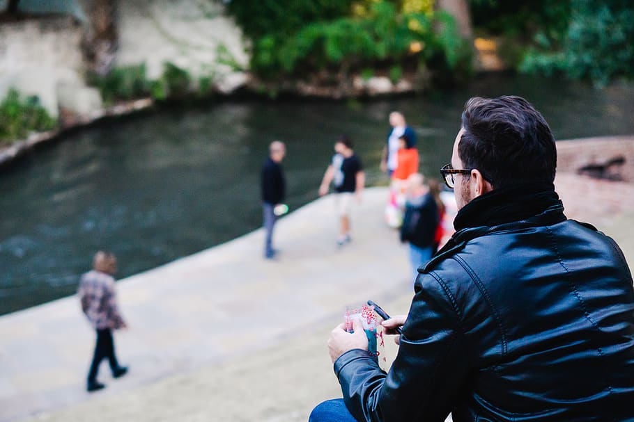 man, town, thinking, men, focus on foreground, incidental people HD wallpaper