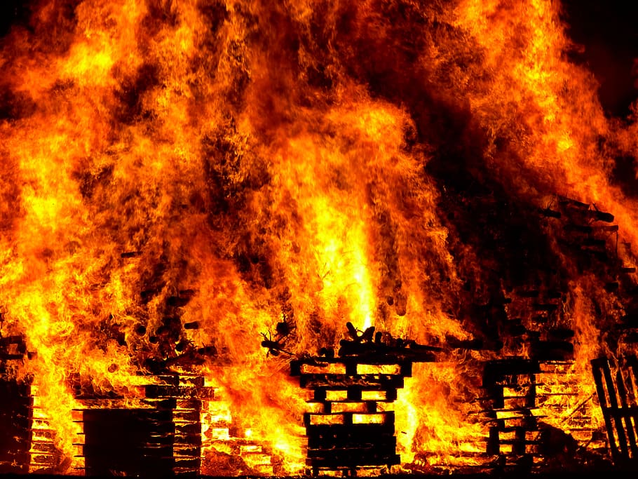 Flare of Fire on Wood With Black Smokes, accident, burning, color HD wallpaper