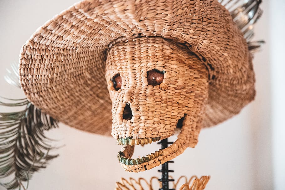 brown scarecrow, close-up, no people, focus on foreground, representation HD wallpaper