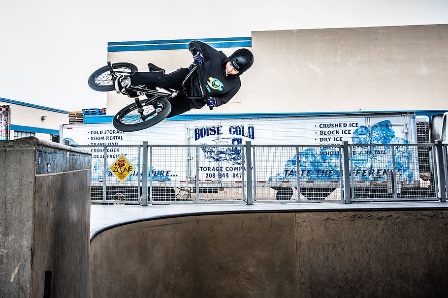 Person Riding Bicycle Doing Stunt on Ramp, action, active, bicycling HD wallpaper