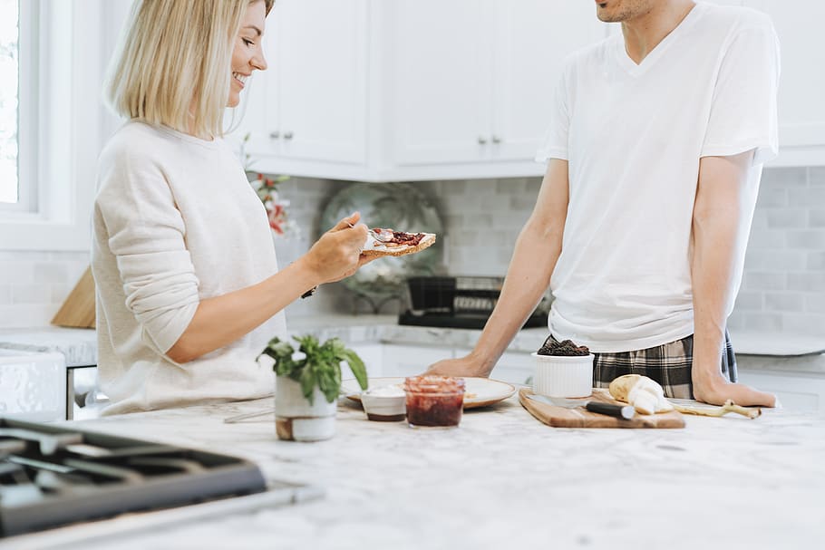 People At The Kitchen, bread, brunch, couple, delicious, food HD wallpaper