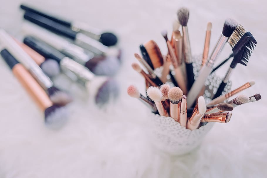 Assorted Makeup Brush Set, blur, brushes, colors, indoors, make-up brushes HD wallpaper