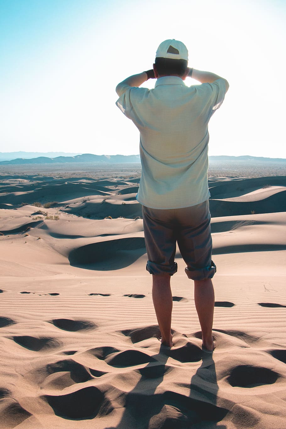 iran, isfahan, desert, one person, real people, rear view, standing HD wallpaper