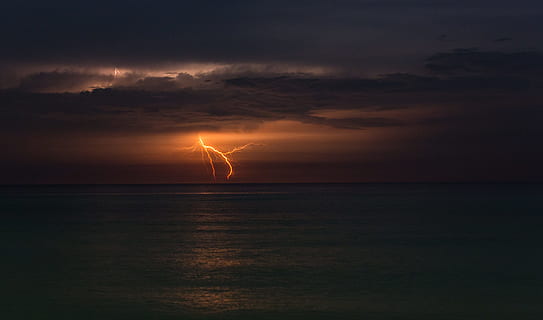 lightning in ocean during night time, cloud, water, sea, sky HD wallpaper