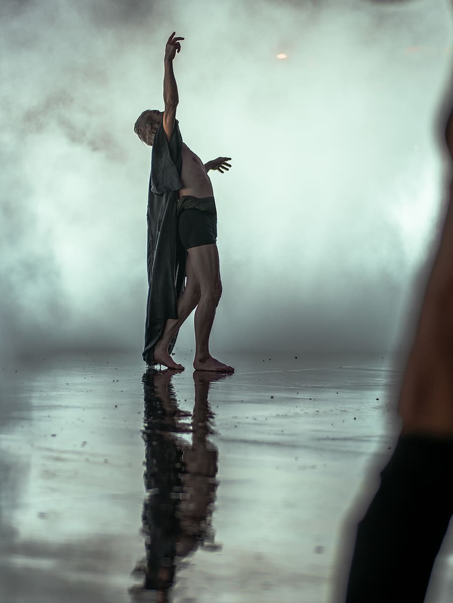 water, reflection, people, man, dancing, rain, fog, one person HD wallpaper