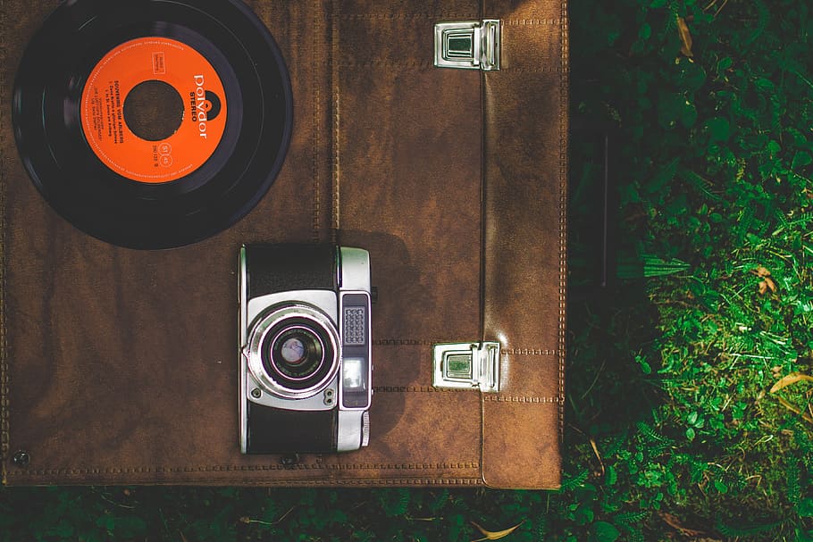 Luggage and Camera, technology, bag, bags, grass, camera - photographic equipment HD wallpaper