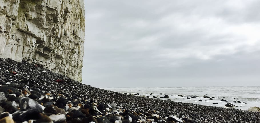 rocks near sea, pebble, beachy head, eastbourne, united kingdom, HD wallpaper