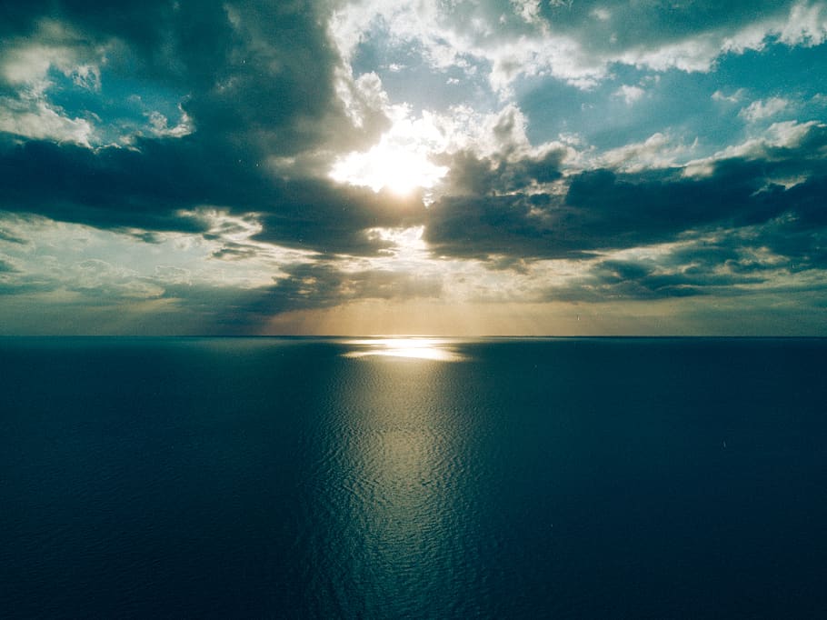 Ocean Under Crepuscular Clouds, beach, calm, cloudy, landscape HD wallpaper