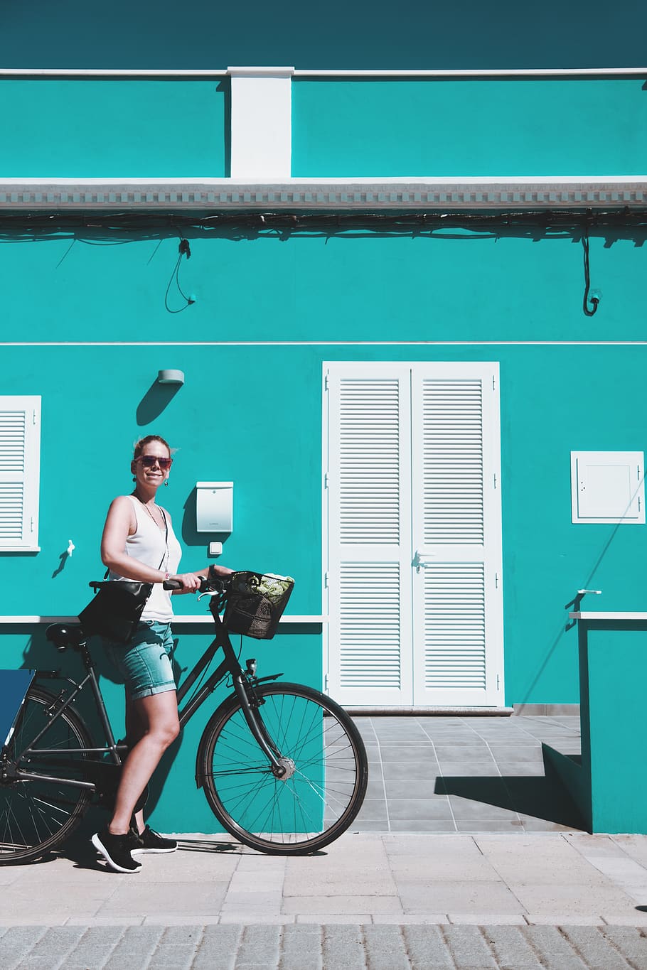 spain, majorca, blue, architecture, door, house, street, cycling HD wallpaper