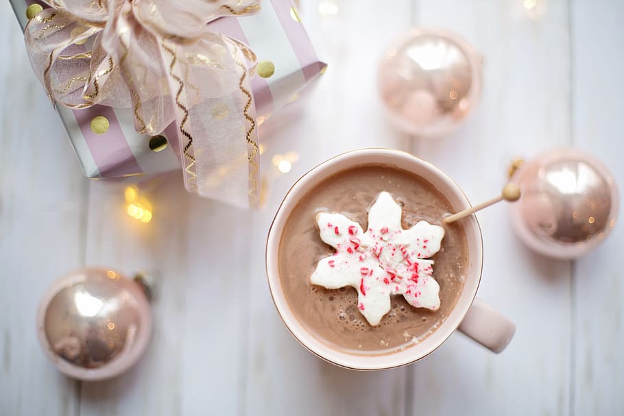 pink, christmas, hot chocolate, cozy, flat lay, present, gift, HD wallpaper