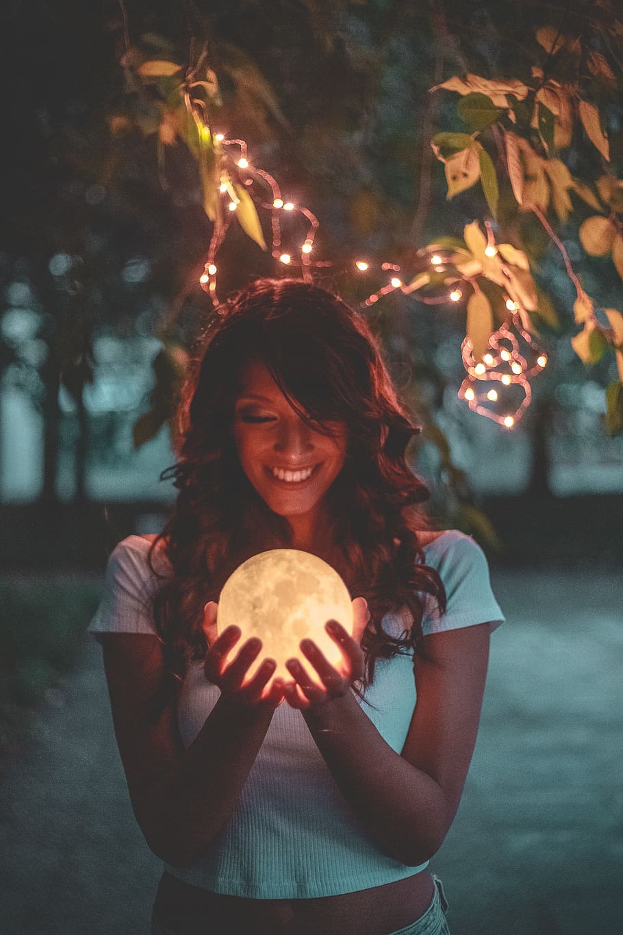 Smiling Woman Holding Moon, beautiful, crystal ball, evening, HD wallpaper