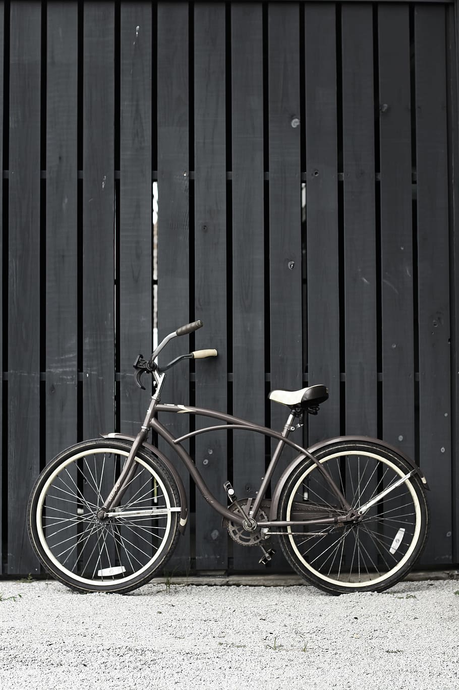 Hipster Bicycle Parked Aganst A Wall, transportation, land vehicle HD wallpaper