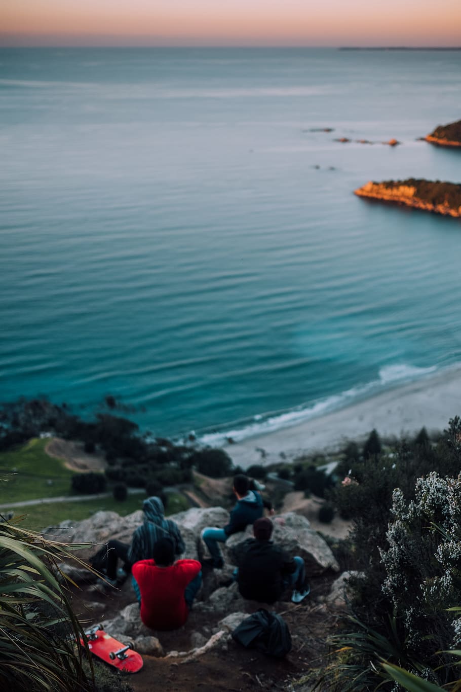 people overlooking sea, person, skateboard, group, sunset, sunrise HD wallpaper