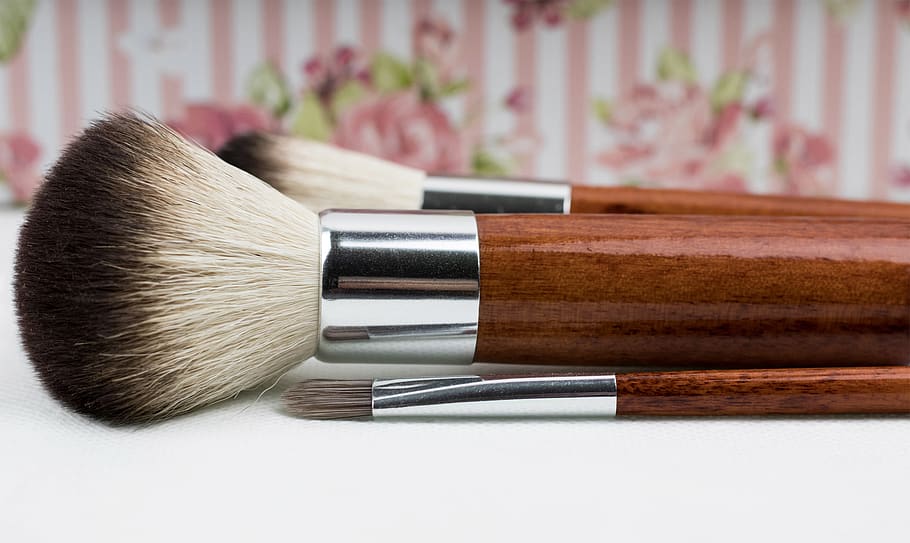 brush, make up, table, beauty, indoors, focus on foreground HD wallpaper