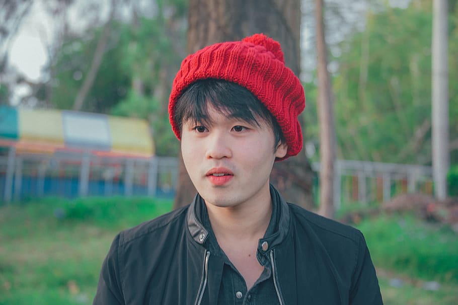Man Wearing Red Knit Cap, bonnet, close-up, daylight, daytime HD wallpaper