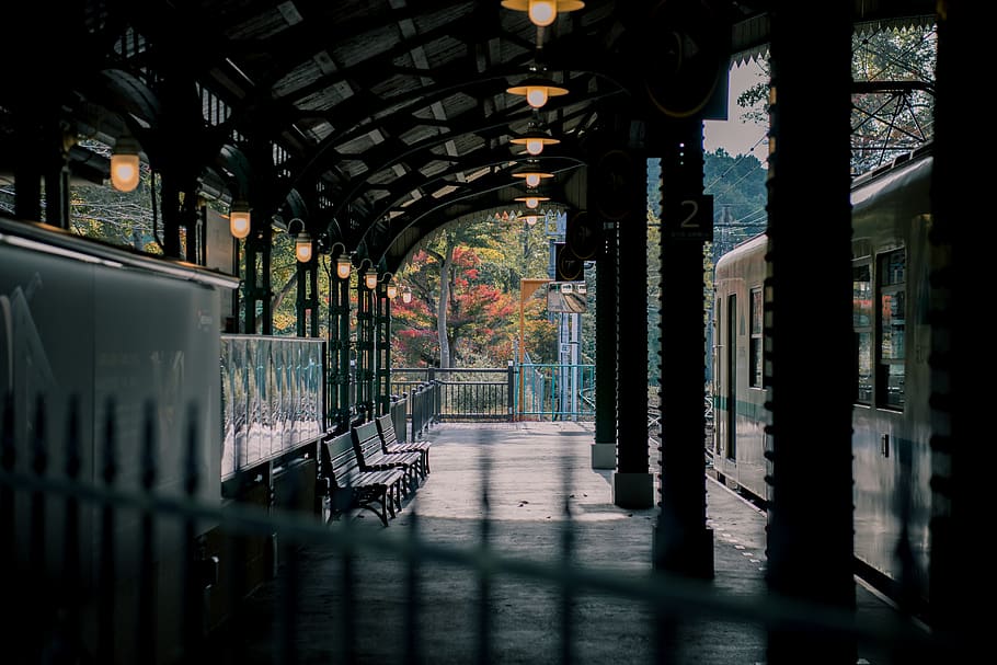 Train on Empty Subway Station, public transportation, subway system HD wallpaper