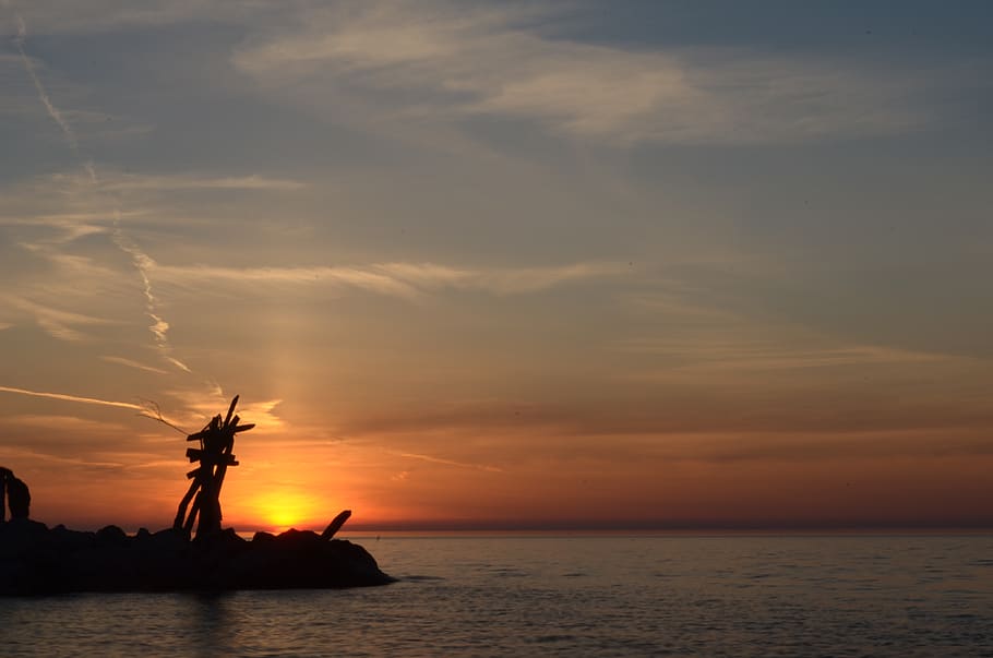 nature, outdoors, sky, sunset, red sky, dusk, dawn, light, flare HD wallpaper