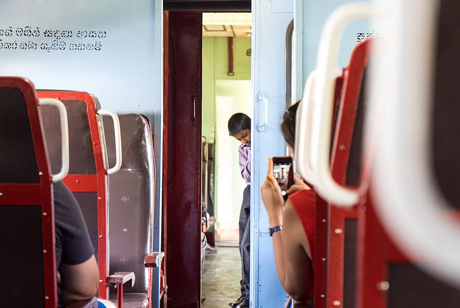 sri lanka, ella, boy, train, iphone, photo taking photo, one person HD wallpaper