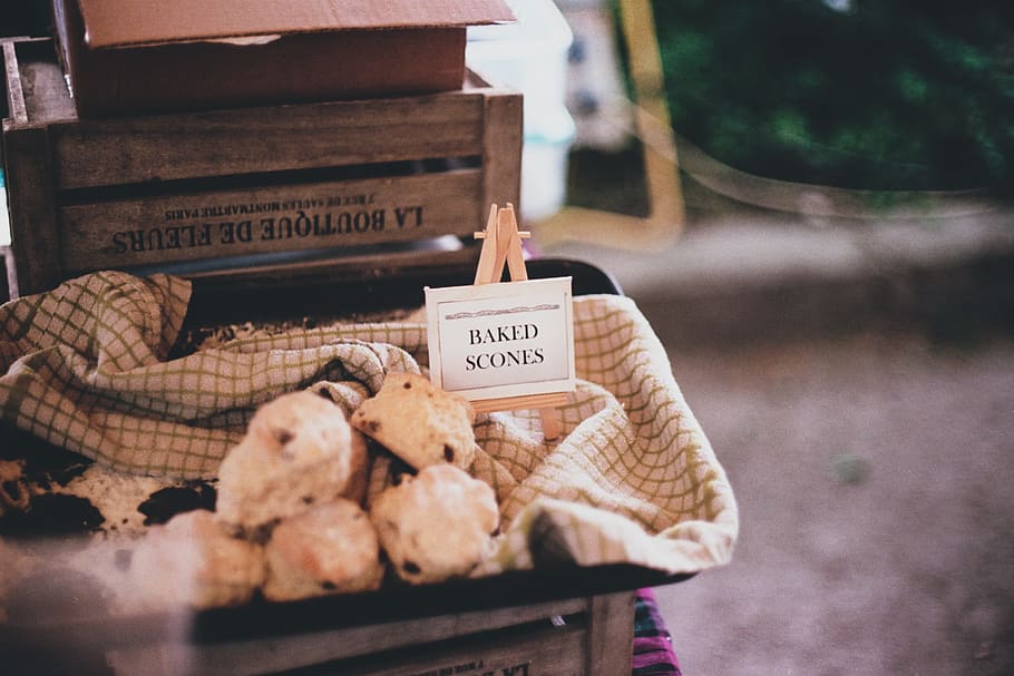 selective focus photography of baked scones, basket, bokeh, blur HD wallpaper