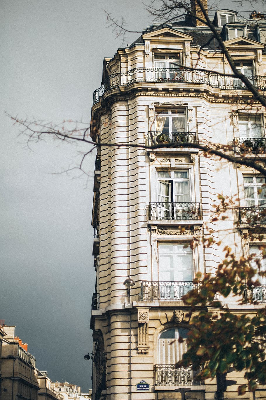 White Apartment Building, architecture, balconies, daylight, daytime HD wallpaper