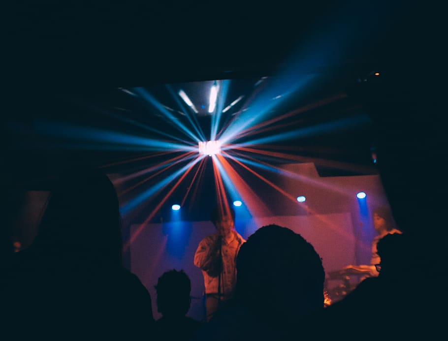 man performing on stage inside bar, arts culture and entertainment HD wallpaper