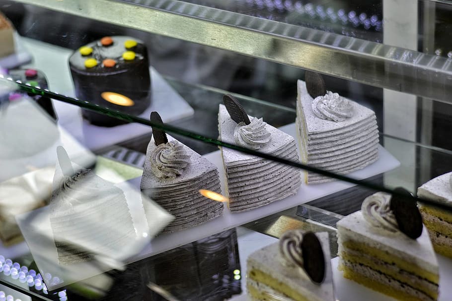 Several Cake Slices, baked, baked goods, bakery, biscuits, chocolate HD wallpaper