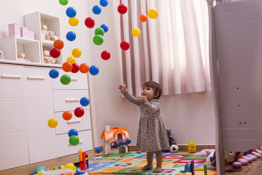 child, balls, toys, play, childish, colorful, girl, fun, happy, HD wallpaper