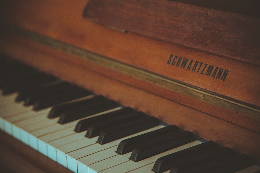 Selective Focus Photography of Brown Schwartzmann Piano, black-and-white