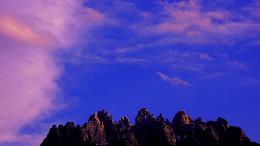 mountain under cloudy sky, nature, outdoors, mountain range, peak HD wallpaper