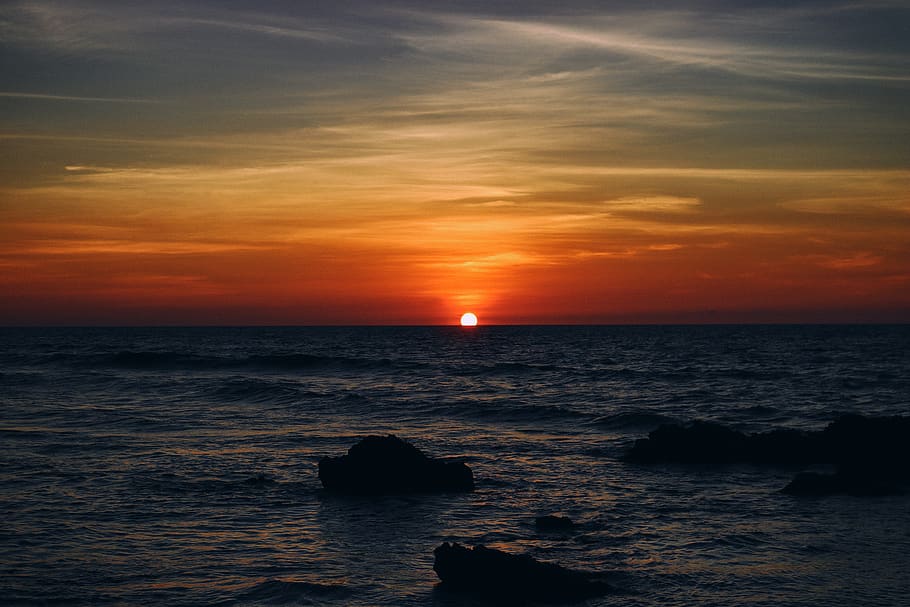 beach, sunset, sunrise, ocean, sea, stones, bright, light, surf HD wallpaper