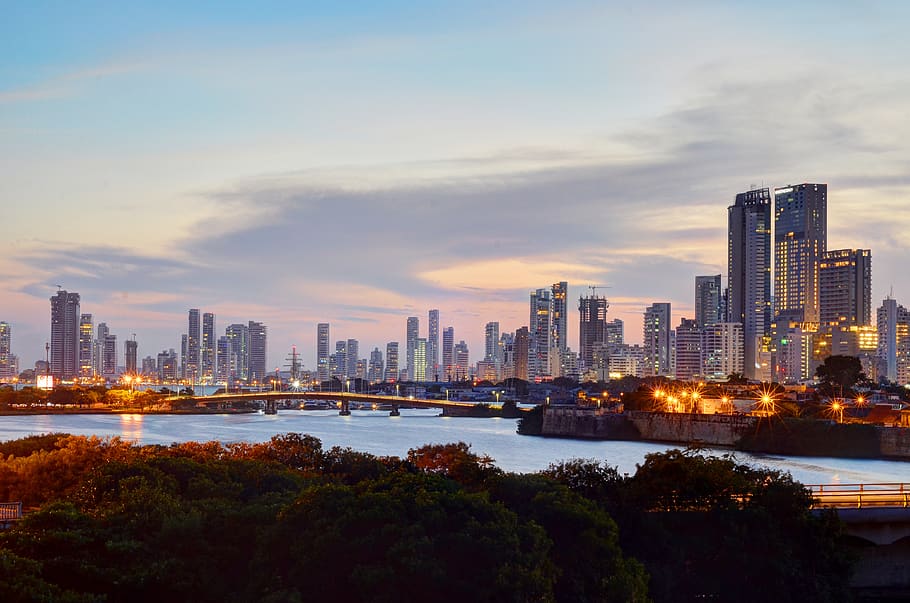 https://c0.wallpaperflare.com/preview/562/894/371/colombia-cartagena-sykline-city-scape.jpg